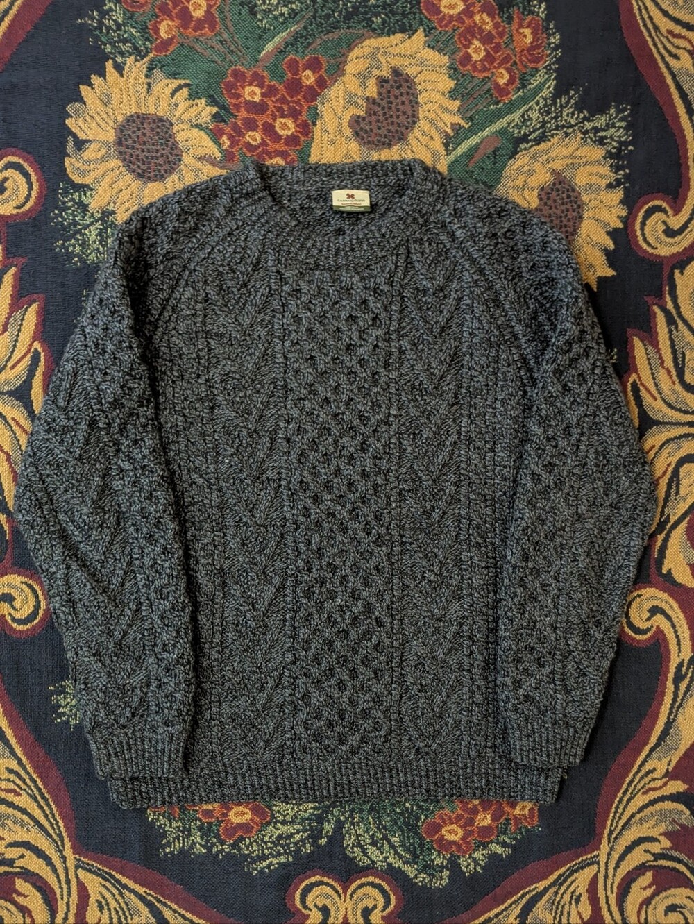 Carraig Donn Handknit Ireland Pure New Wool Cableknit Sweater